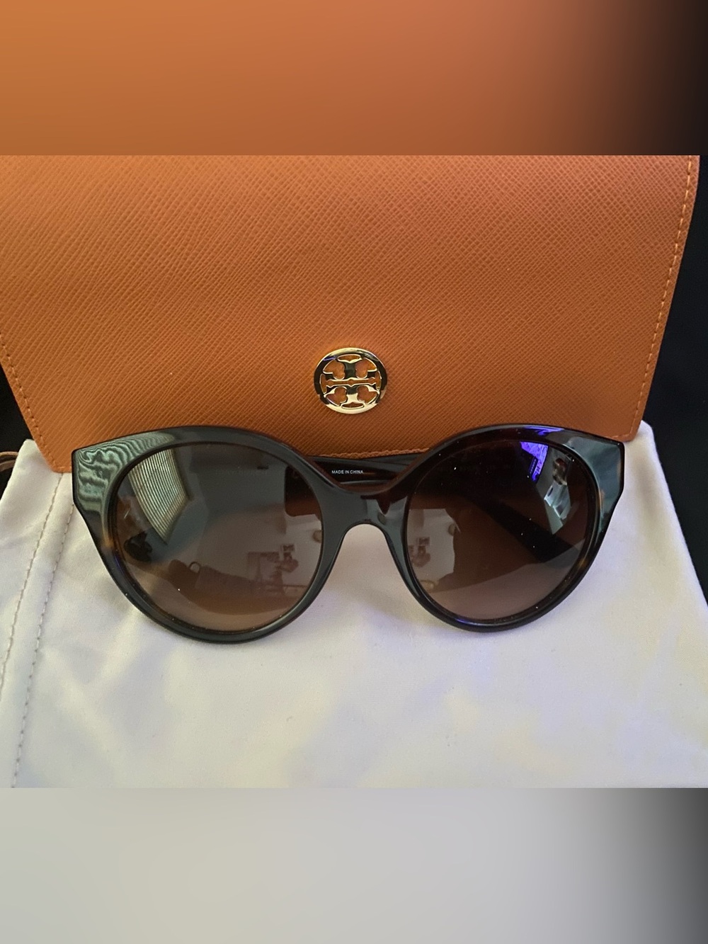 Tory Burch Brown Gradient Cat-Eye Sunglasses with Orange Logo Case